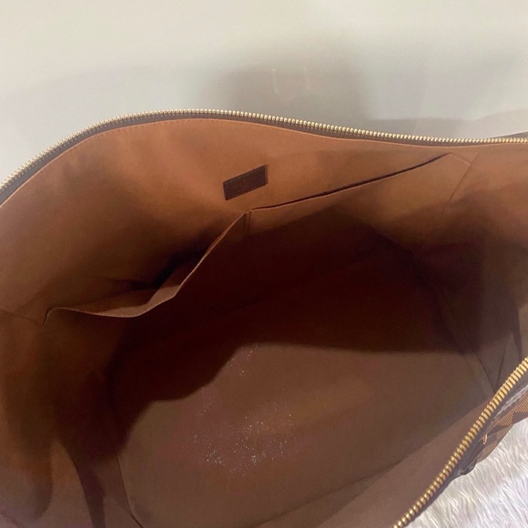 Louis Vuitton Vaslav Travel Tote - Picture 13 of 16